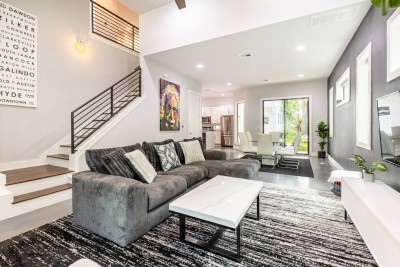 Downtown Mini Mansion - Walk to Rainey