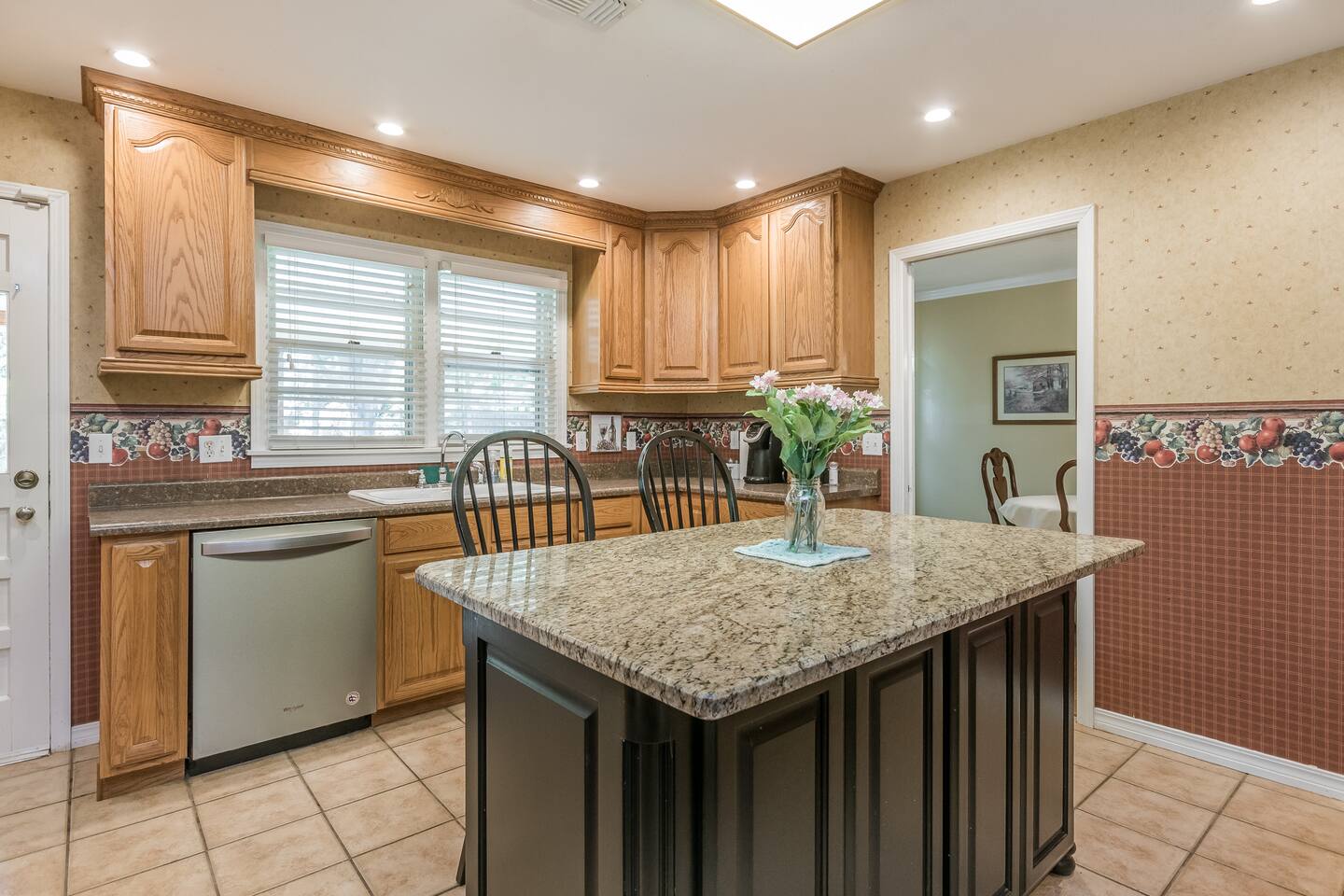 Texas Adventures Await! Sweet 3BR Home Sleeps 7