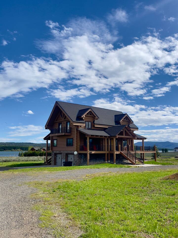 Moose Meadow Lodge near Yellowstone - Sleeps 15
