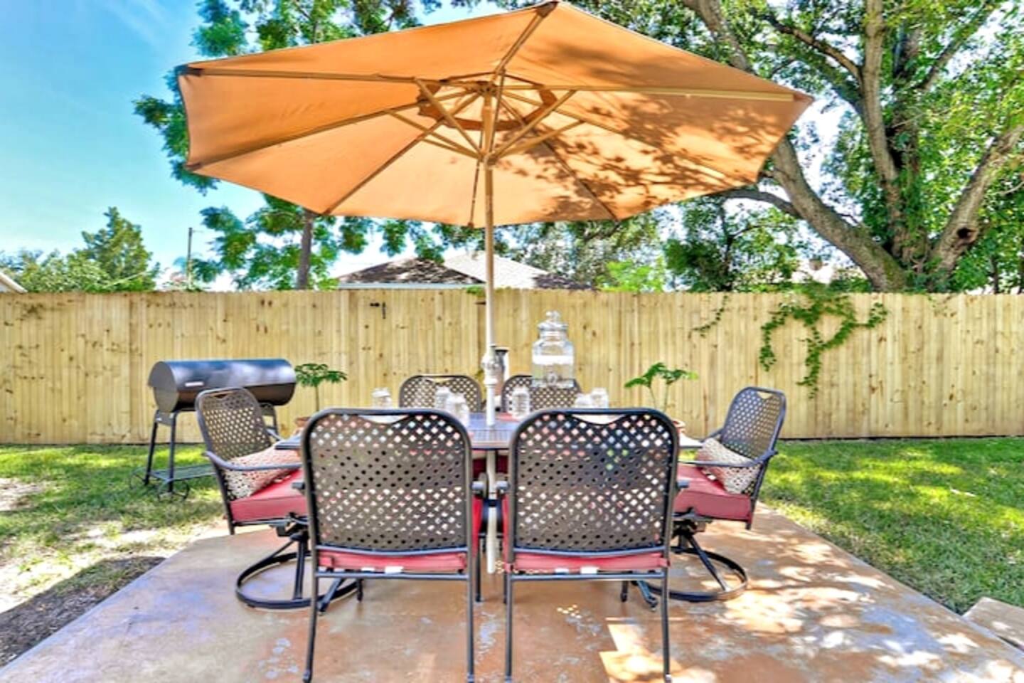 N. Hyde Park Retreat: Large Yard + Downtown Access