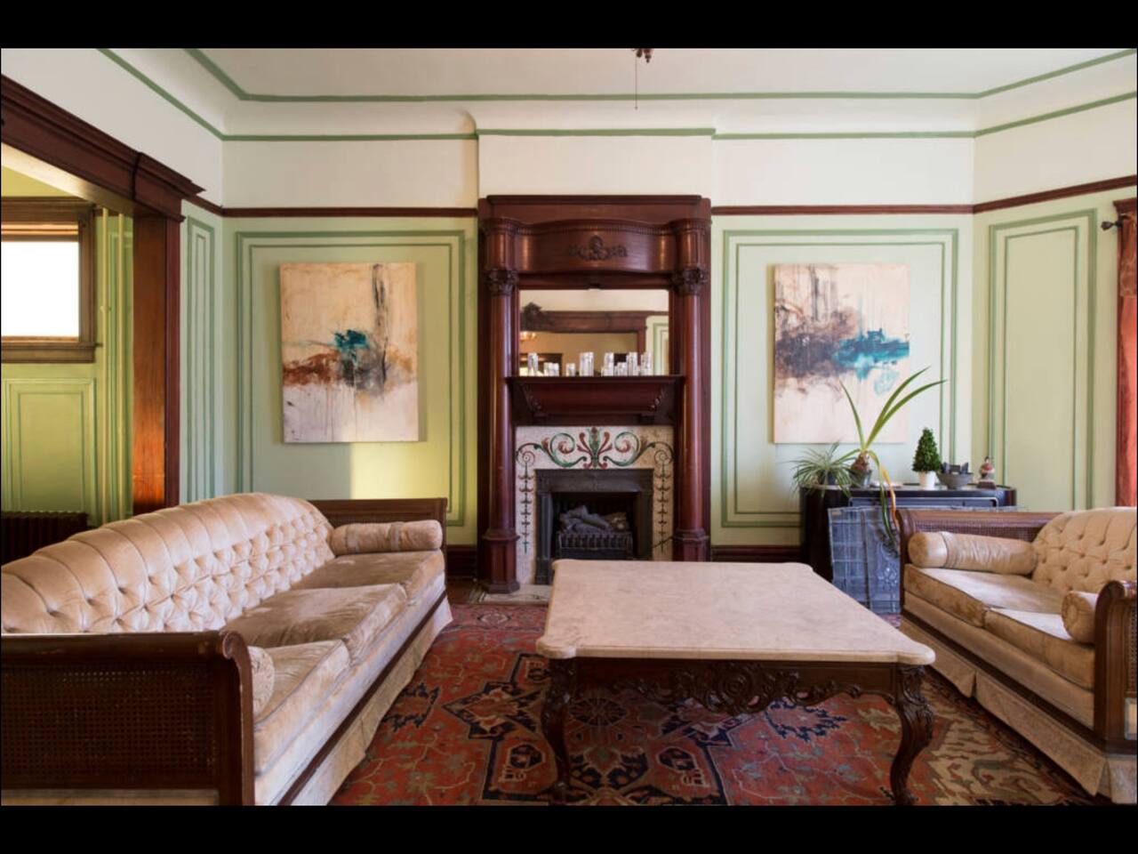 Garden Room - King Bed, Sofa Bed, 1 Block to Train