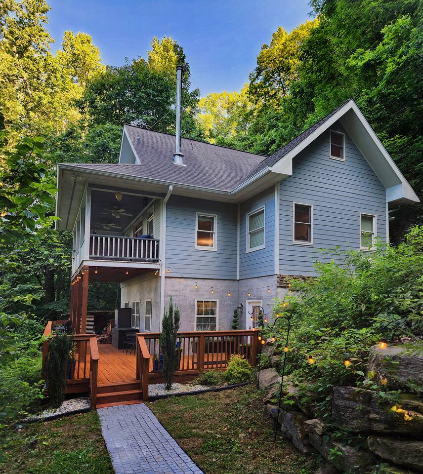 Fat Bear Falls: Peaceful Getaway with Fast Wifi