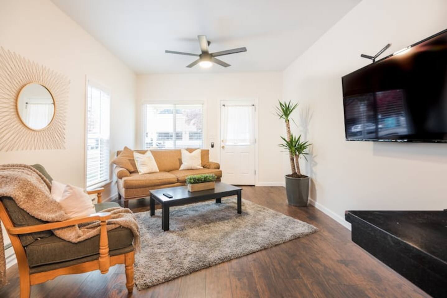 Floyd's Downtown Cottage