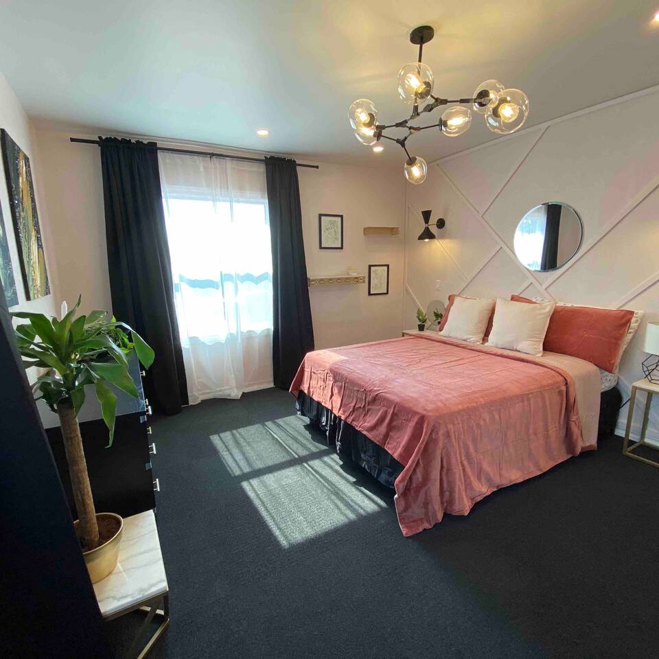 Contemporary Art Deco Townhome minutes UMC/Ftbliss