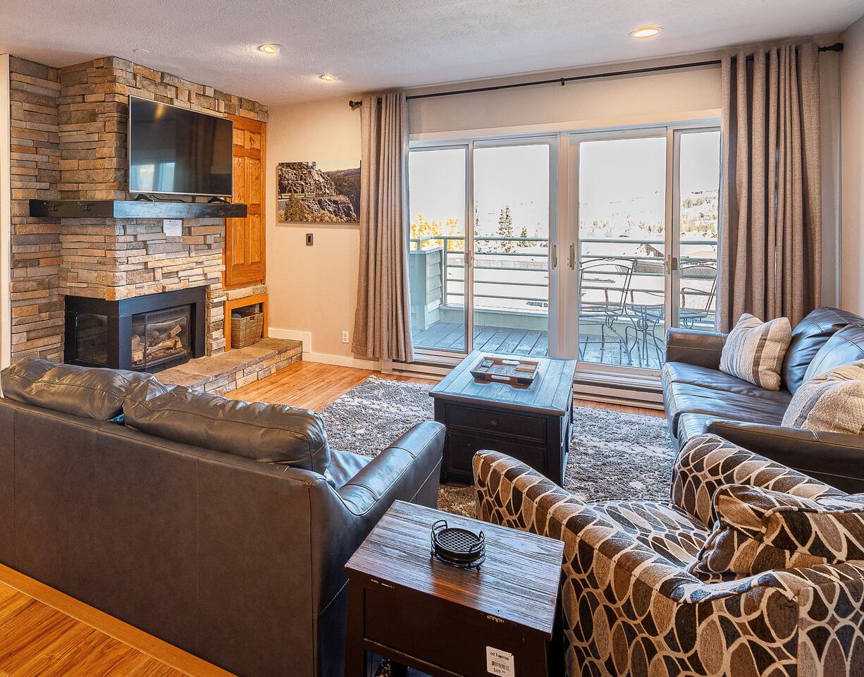 Great Location! Downtown WP with Hot Tub! Sleeps 6!