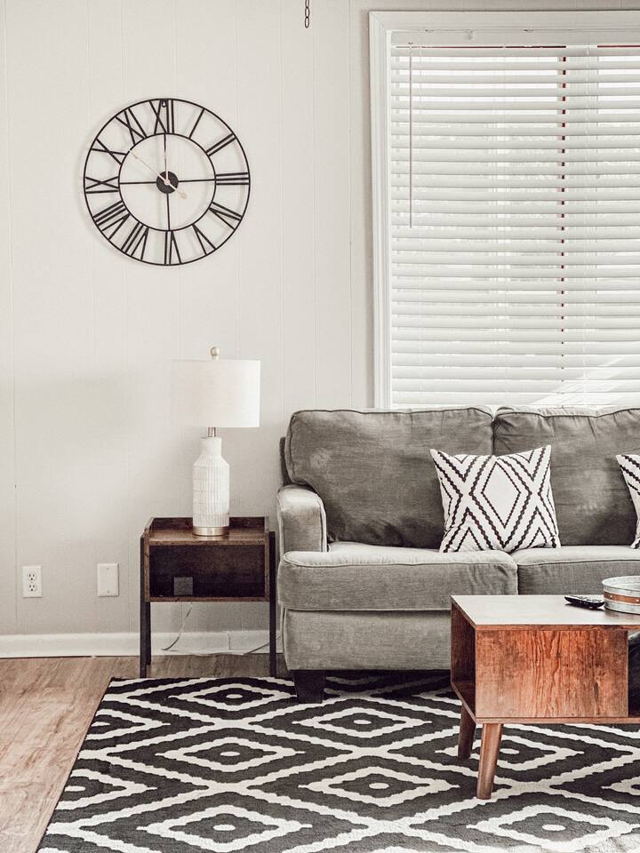 The Willis - Chambana Suites