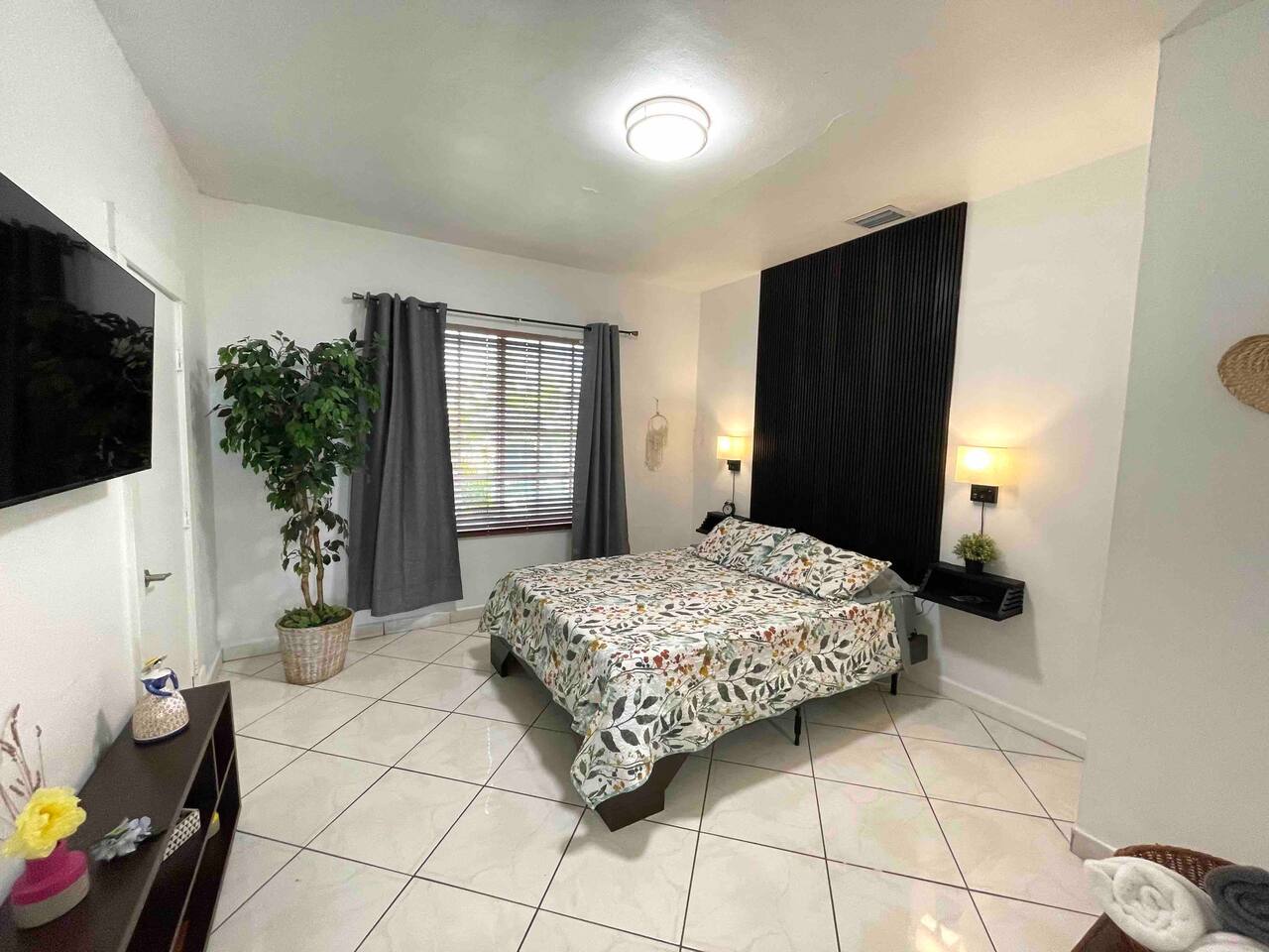 Private Suite next to Calle Ocho