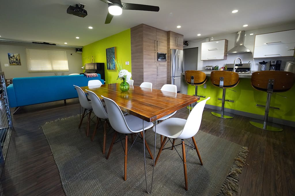 Modern Getaway,  non-smokers. EV charger