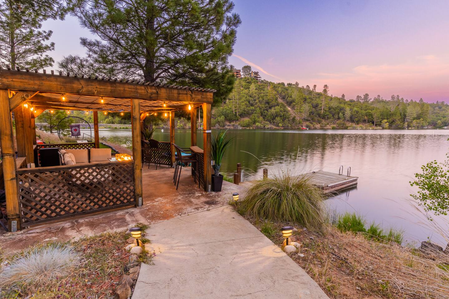The Pine Mountain Lakehouse near Yosemite