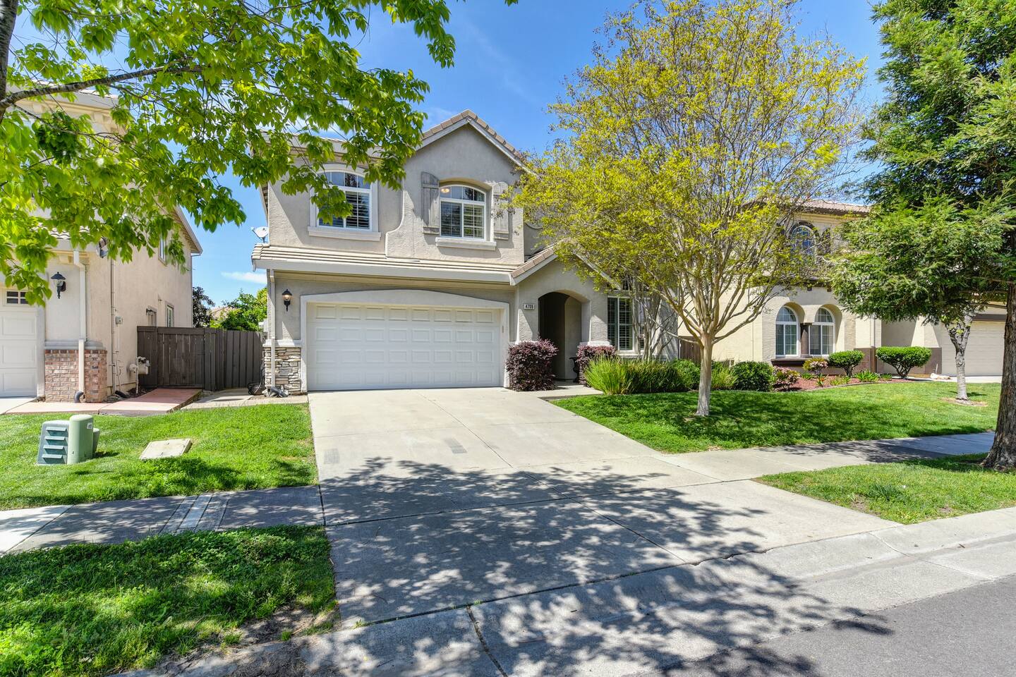 WIND HOUSE SpaPoolSaunaLakeDowntownOldTownAirport