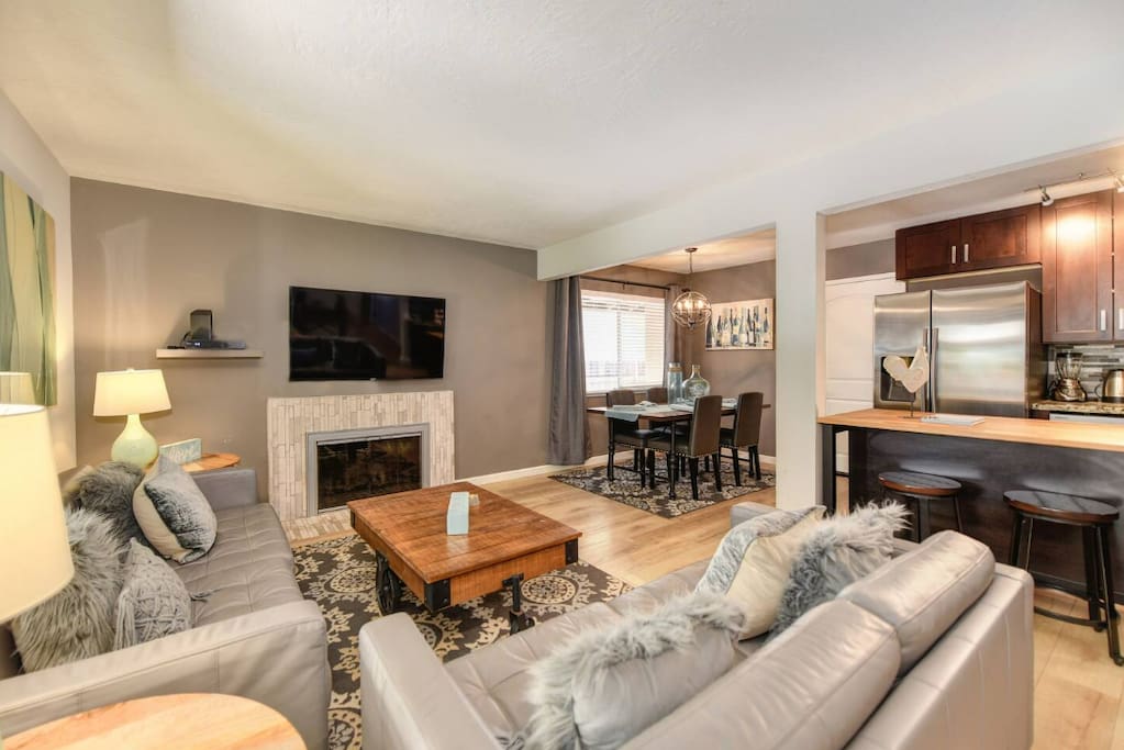 FieldOnBlue Sacramentohome-Backyard w/BBQ NearTown