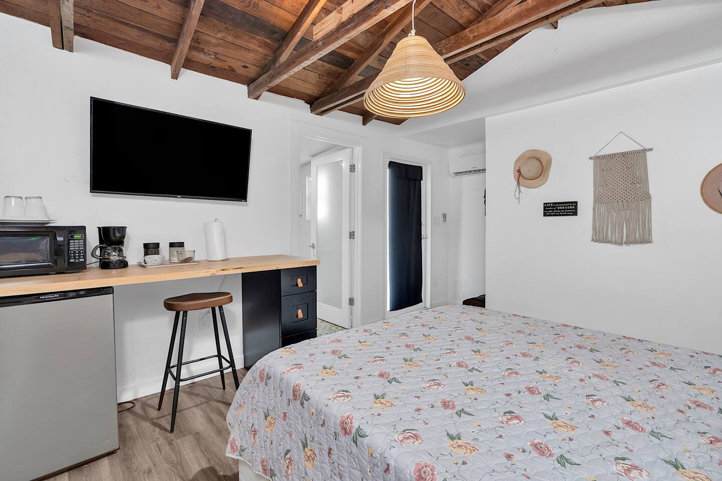 Private Studio Cabin steps from Calle 8 w/ Parking