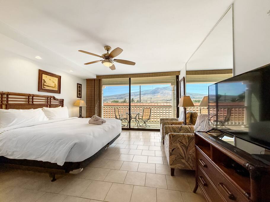 Lahaina Studio: Beachfront, Mountain View, Hot Tub