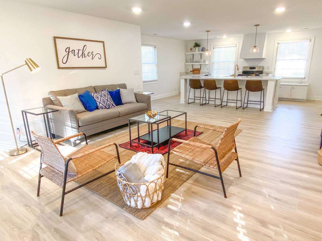 *Stunning Loft: King bed- near Duke/UNC, Downtown