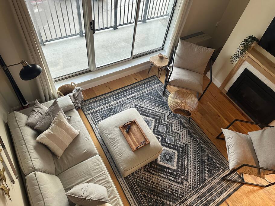 Sugarbush Mountainside Retreat - Ski in Ski out