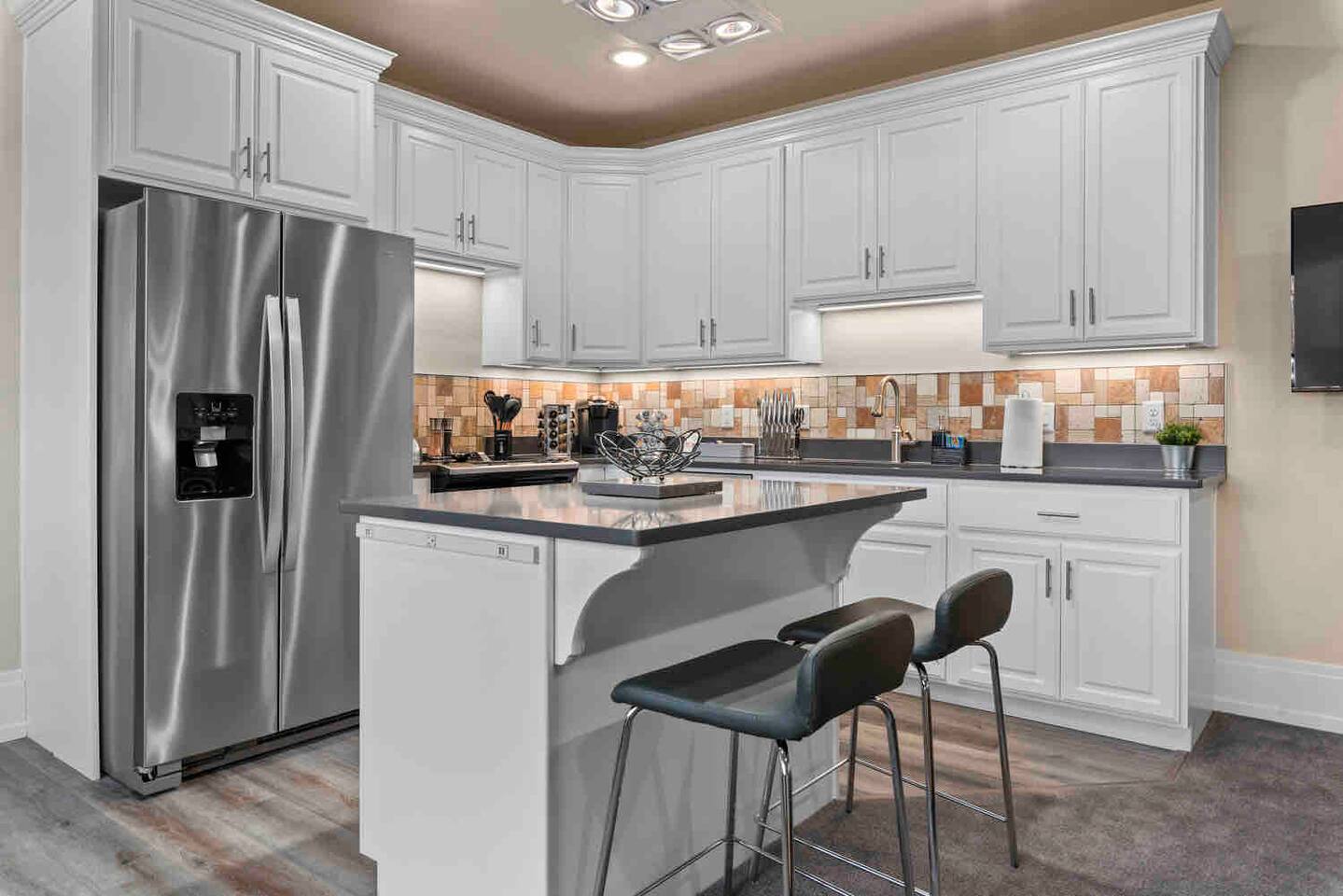 Step Free | DT Provo | BYU | King Bed | 400+ Wi-Fi