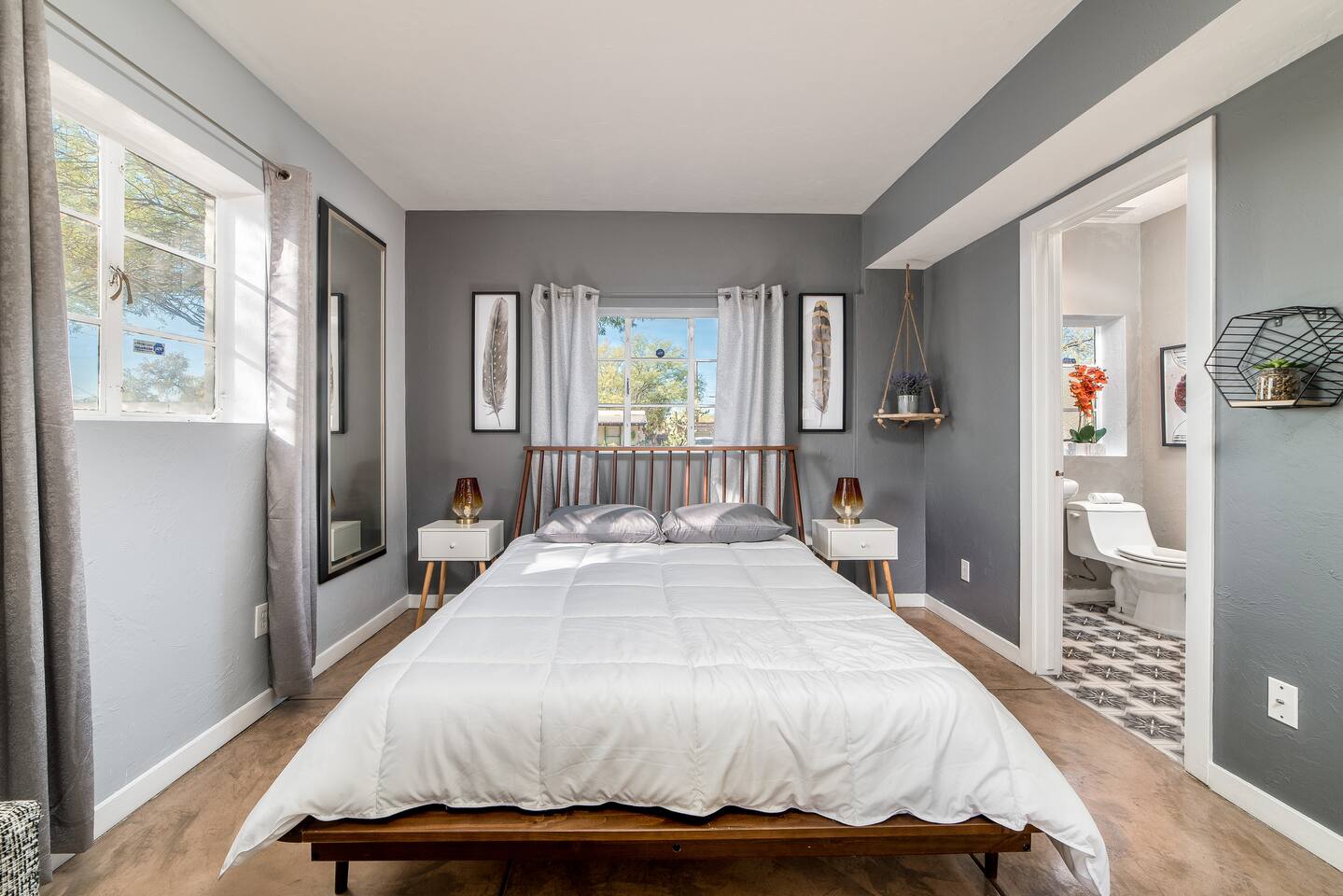 Modern Urban Escape Near U of A