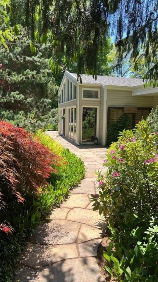 Experience Fall Beauty & Harbor Country Charm!