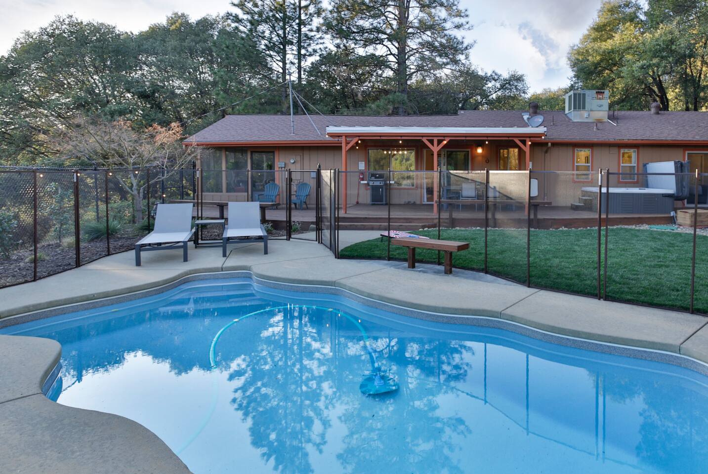 The Great Yosemite Retreat at Rainbow W/Fireplace/Hot Tub/Pool