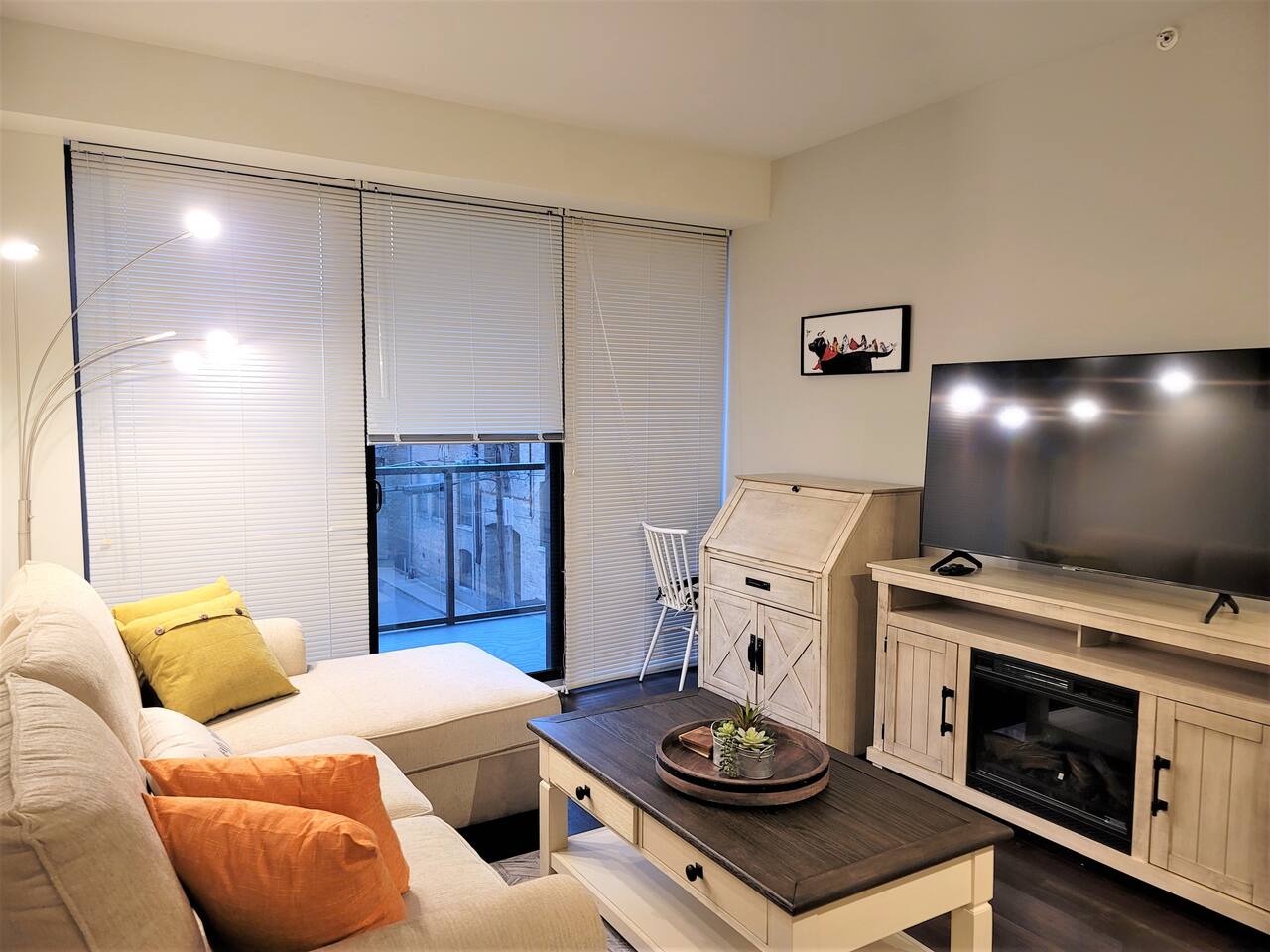 Harmony of Evanston 1 BDR Exec Suite w/pool & Gym