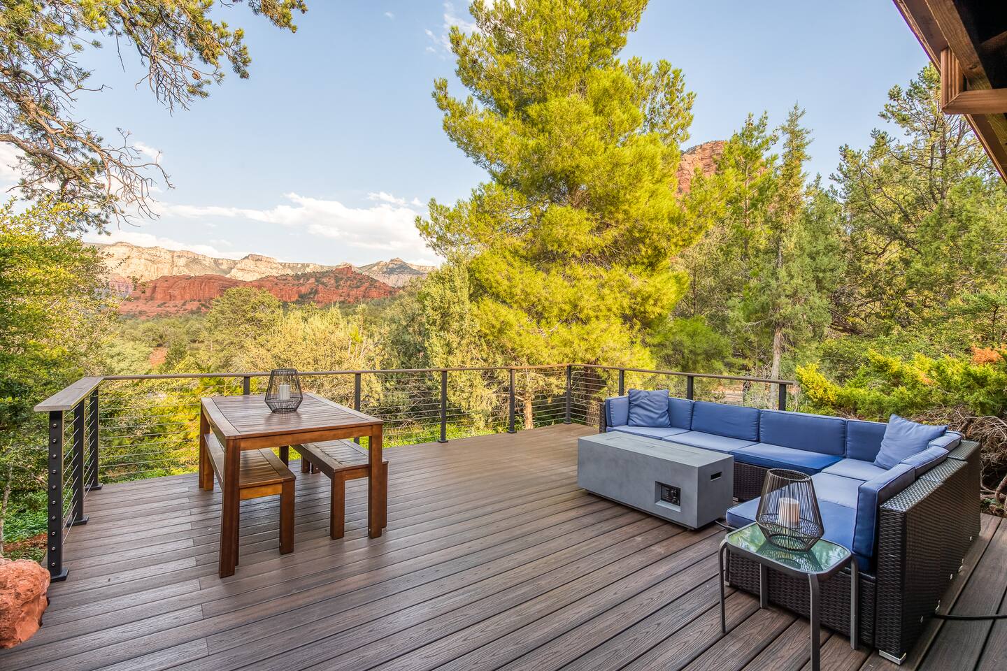 A Cozy Sedona Getaway with Expansive Views