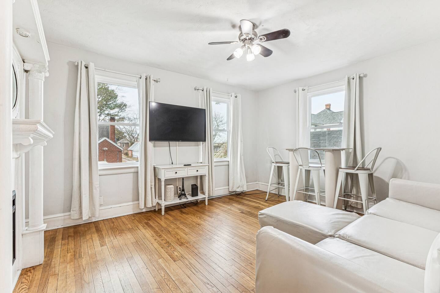 Cozy Carriage Home 2bed/1bath