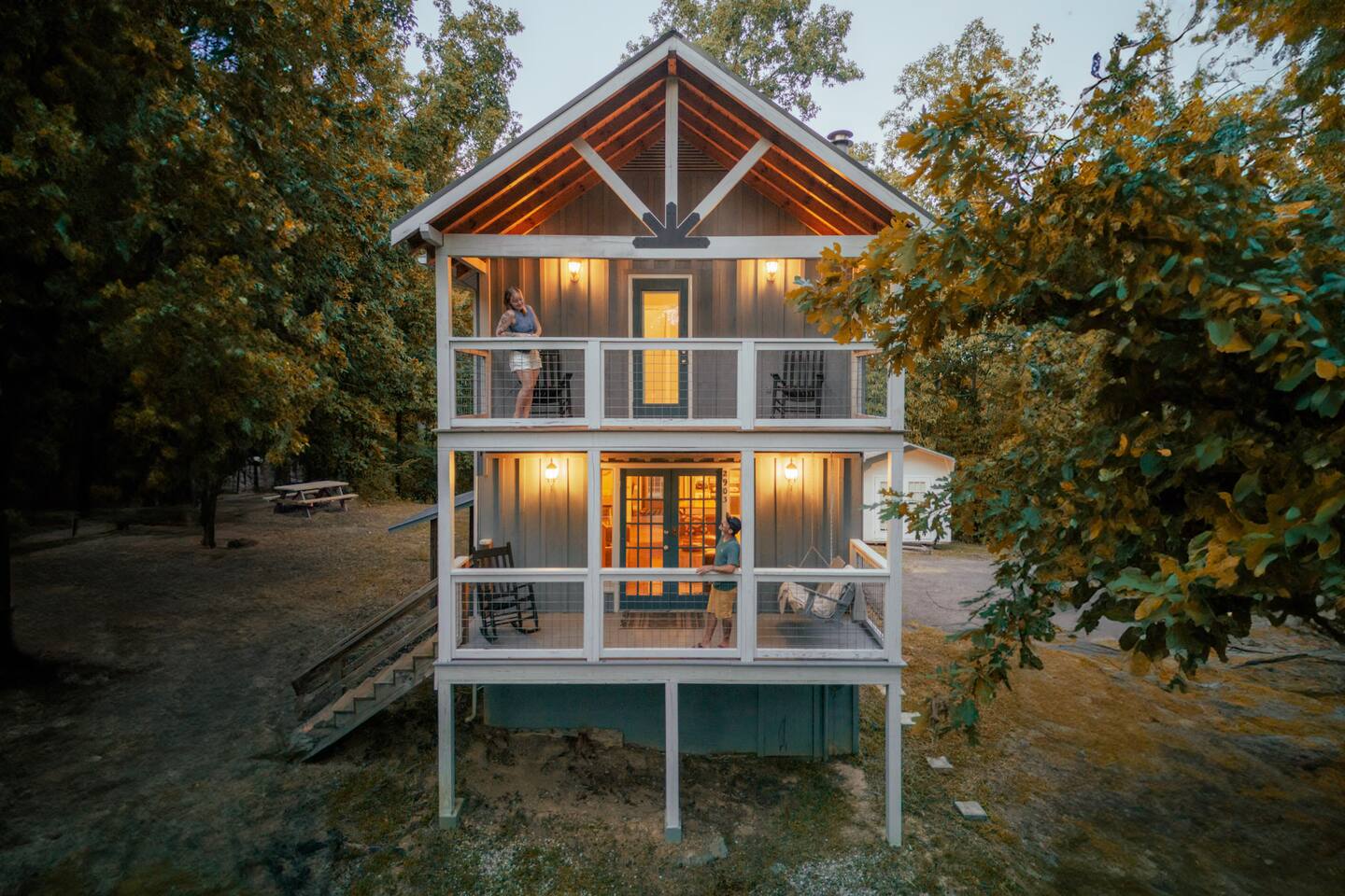 Pigeon Forge Fun • XL Hot Tub • Private • Sleeps 8