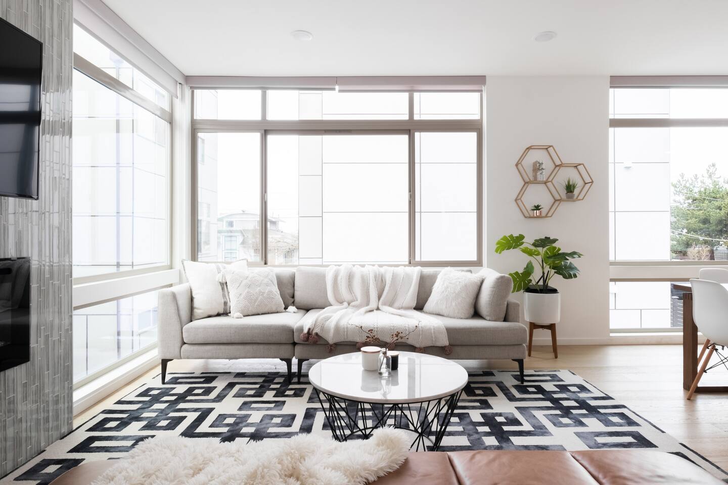 Designer 4BR Home | City Views + Gourmet Kitchen