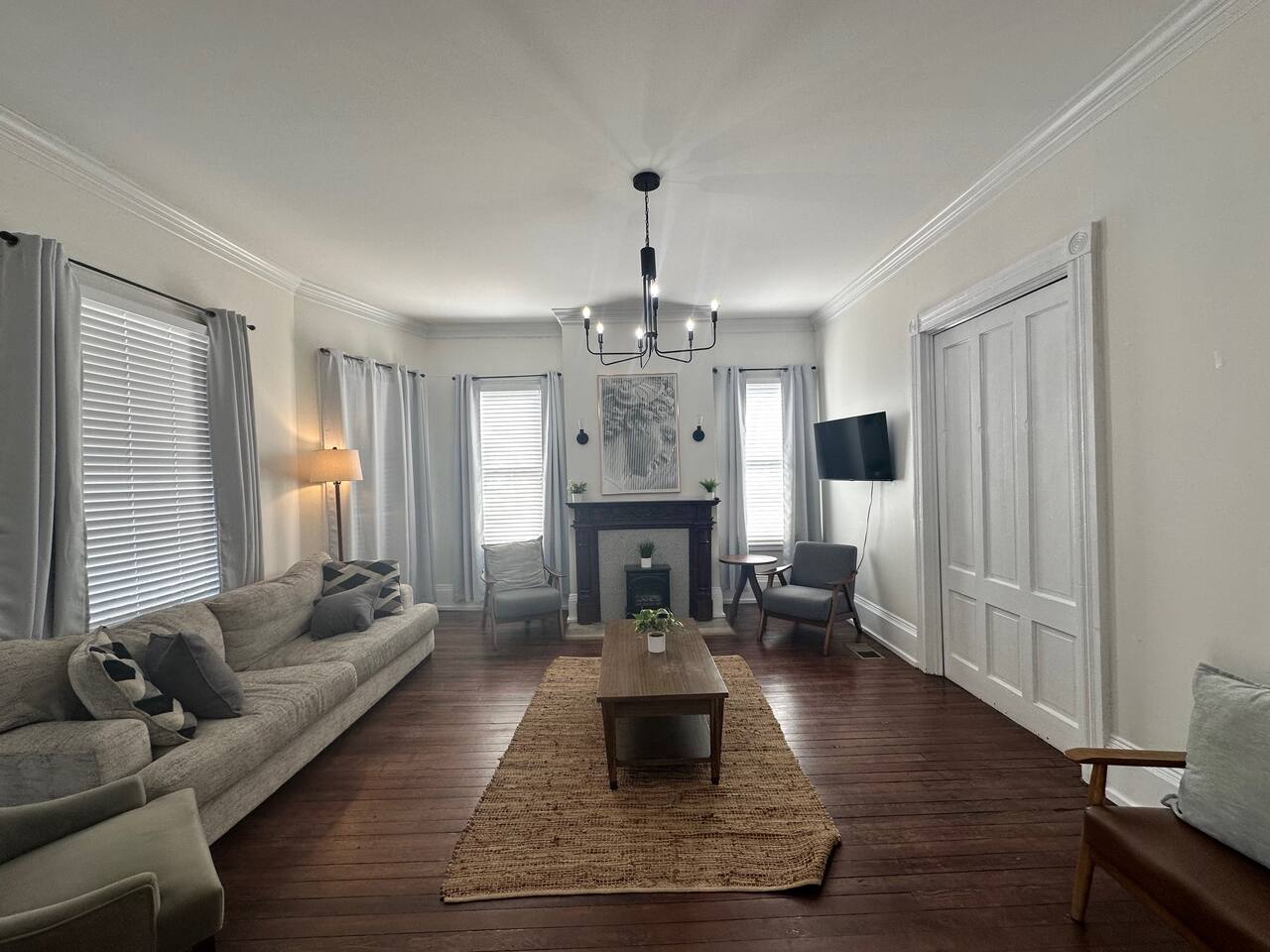 1111 Abercorn - Whole Unit