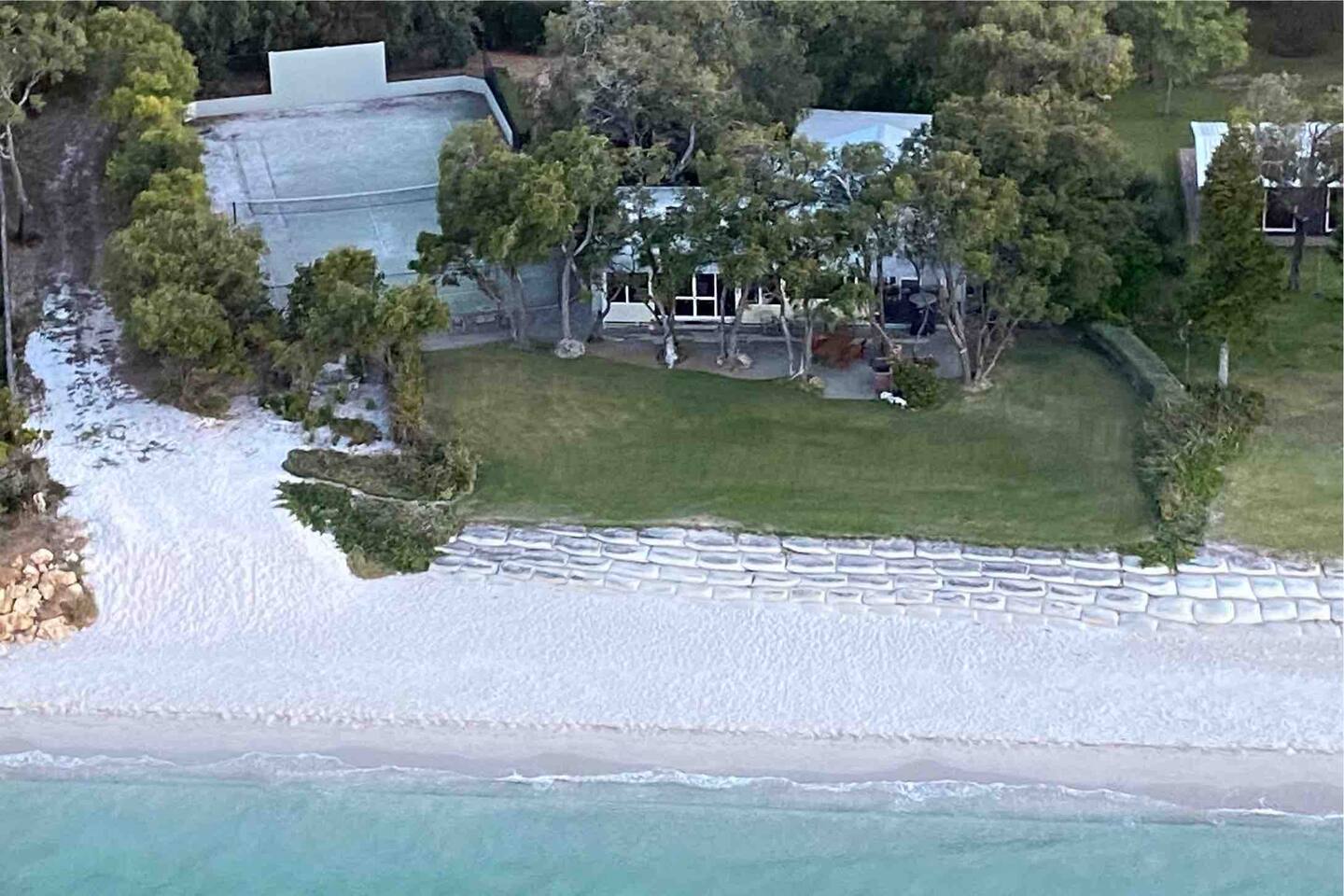 Sea’esta Sands- Absolute Beachfront Family Retreat