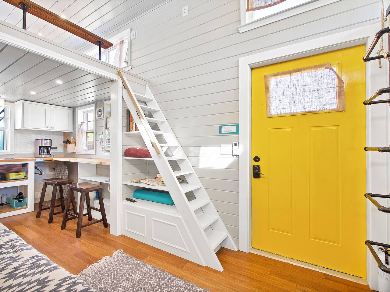 Tiny Home HTX! Long term and Nurses Welcomed!