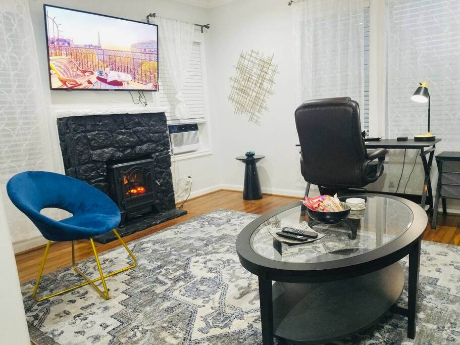 Modern Comfort APT-Long Stays-Daniels Urban Villa