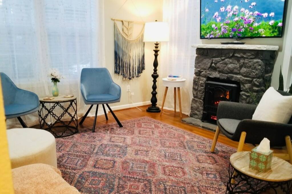 Rest Assured APT- long stays-Daniel's Urban Villa