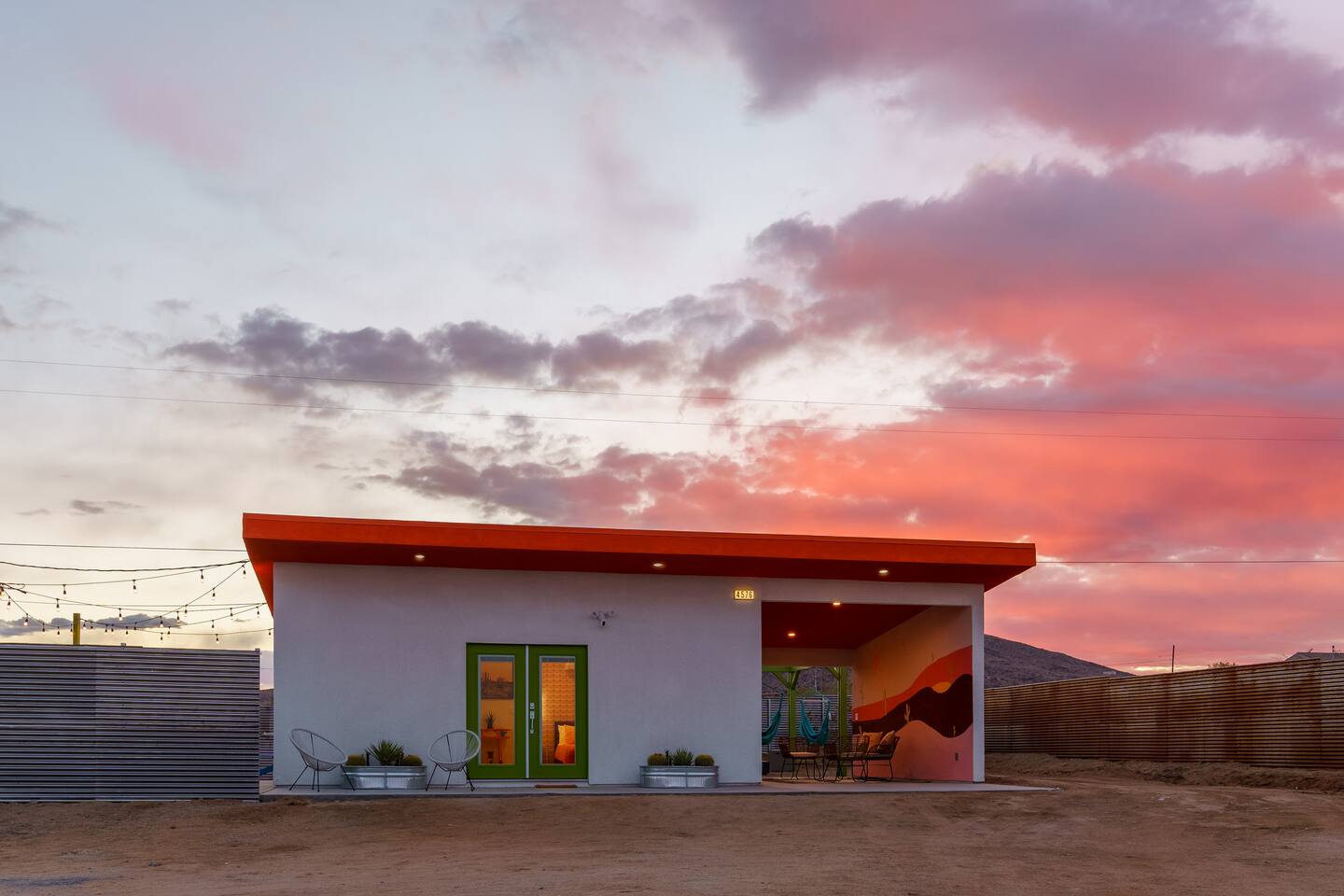 7 Min to JTNP +Hot Tub +Pergola +Modern Tiny House