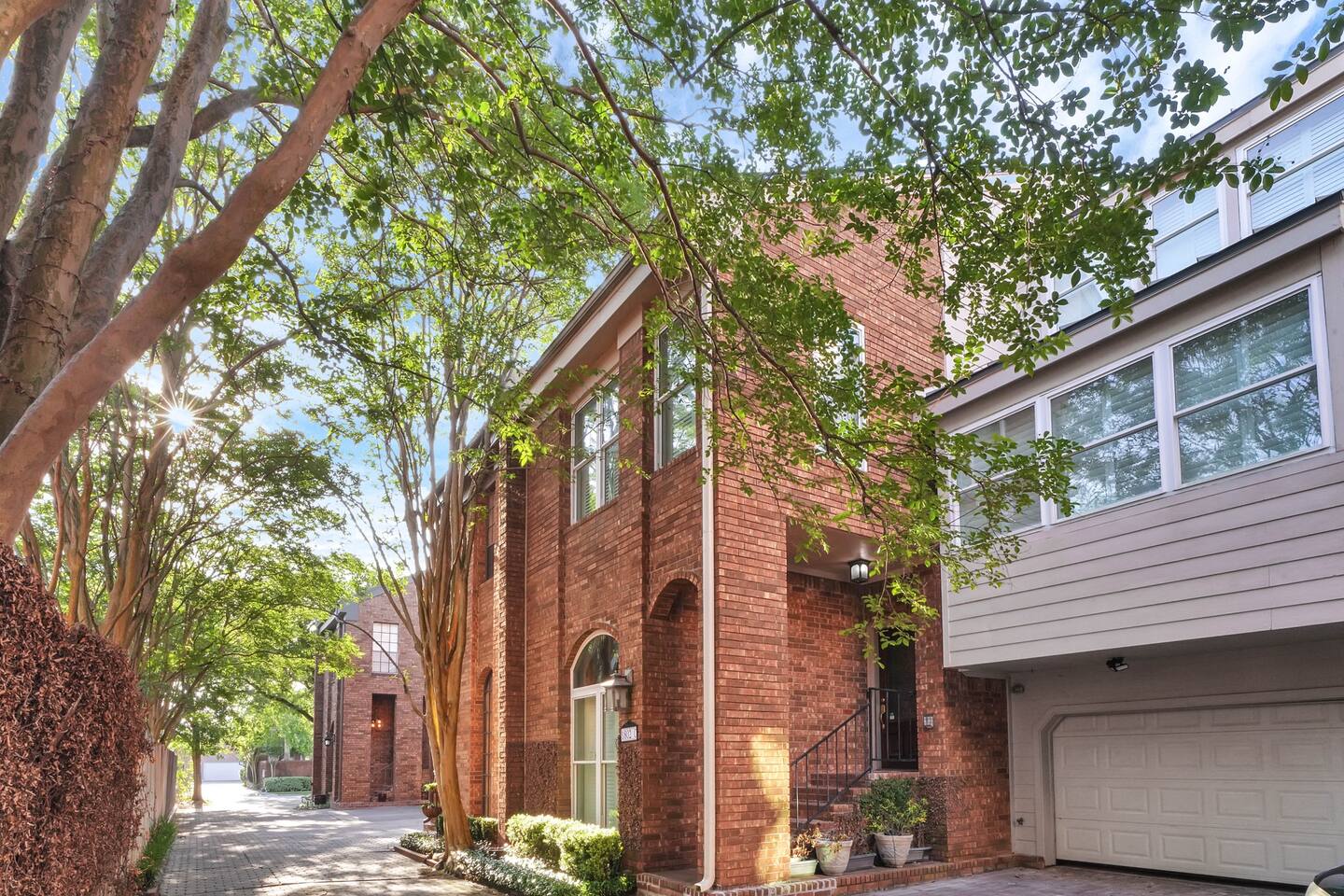 Luxury Galleria Townhome 4BR/3BA|Garage, Fast WiFi