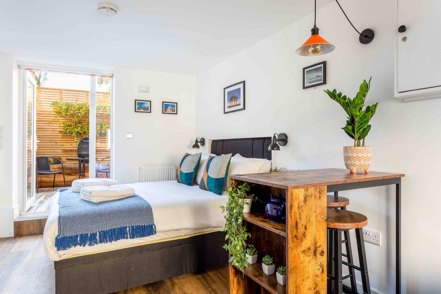 Luxurious Space with Garden