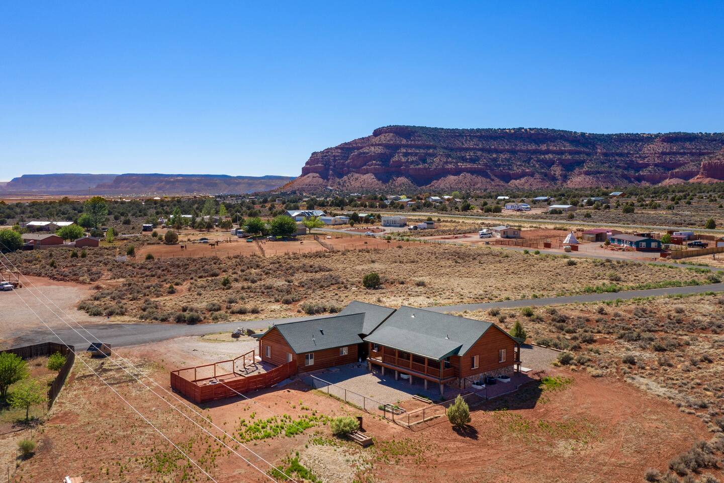 --30 mins to Zion--Two Cabins w/ Game Room--Bryce/Lake Powell/Grand Canyon