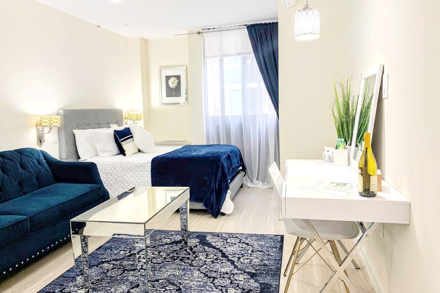 Modern Bethesda Oasis with Free Parking, Gym, Pool