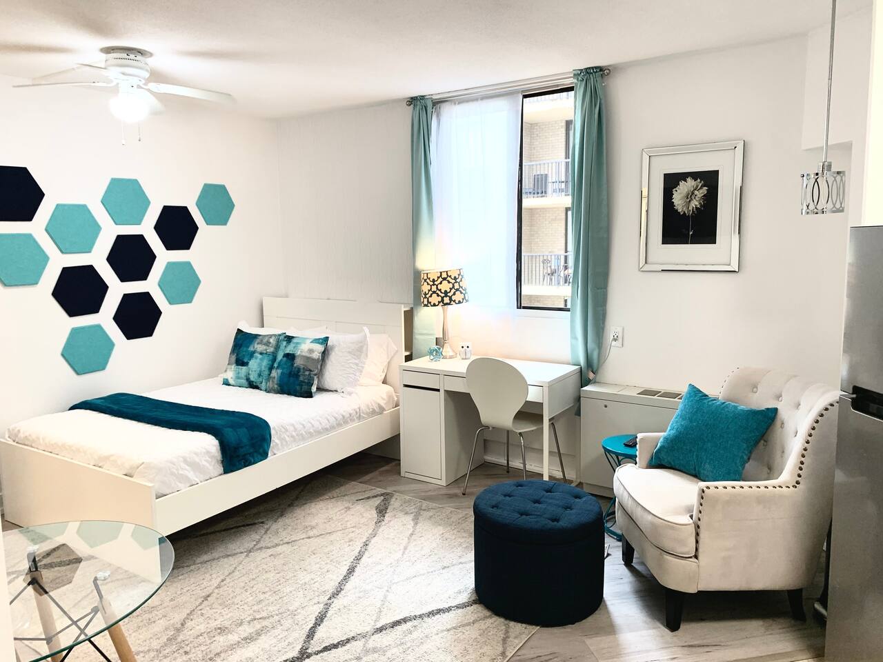 Cozy, Renovated Studio in Bethesda - FREE Parking!