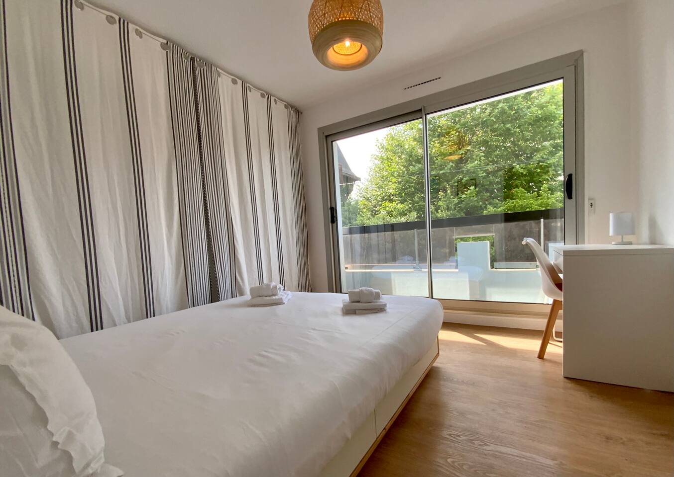 À 200 metres de la Grande plage avec Parking privé