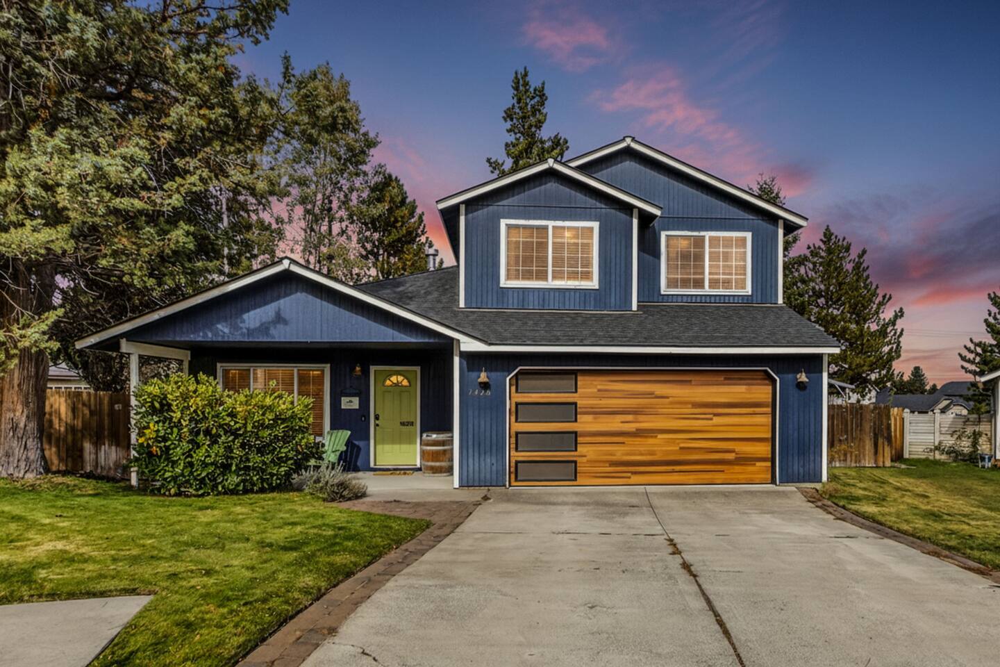 The Blue Rhodie| Centrally located family retreat