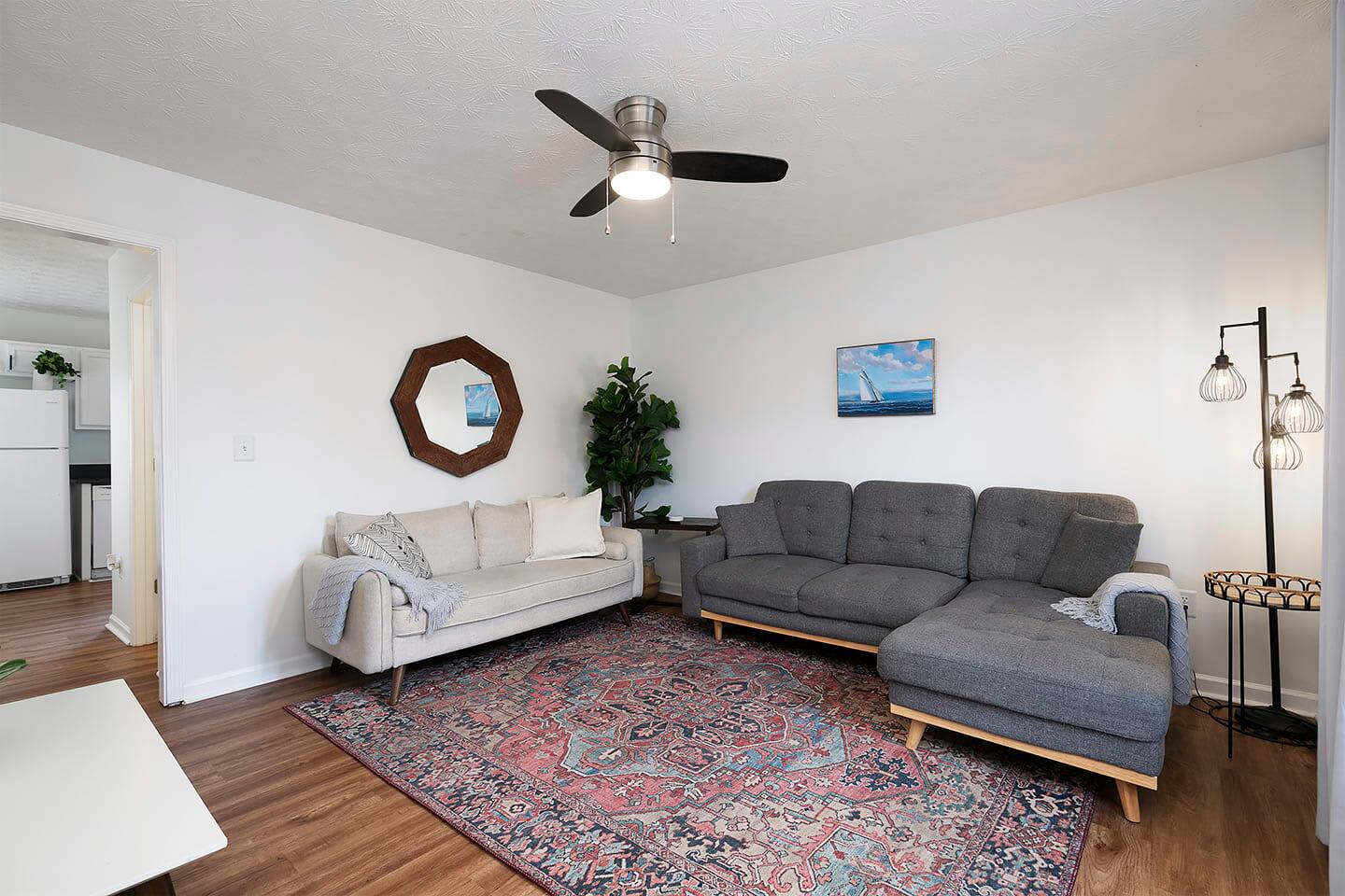 Renovated Townhome with Two King Beds & Sep Bath