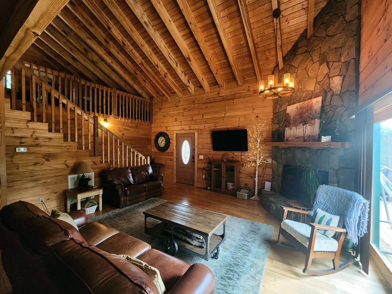 Spacious Cabin near Casino & Smokies - Fast Wifi