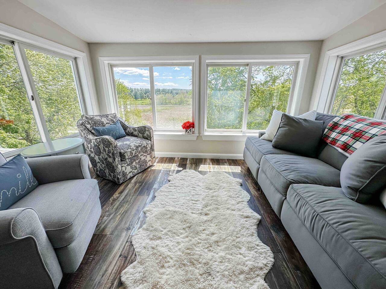 Downtown Derry, Loft Apartment