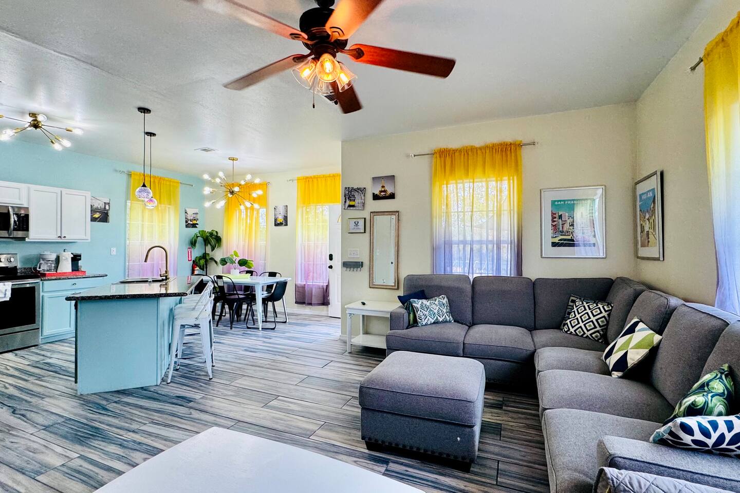 Yellow Lake House, GAme ROom, Sleep 12, Beach