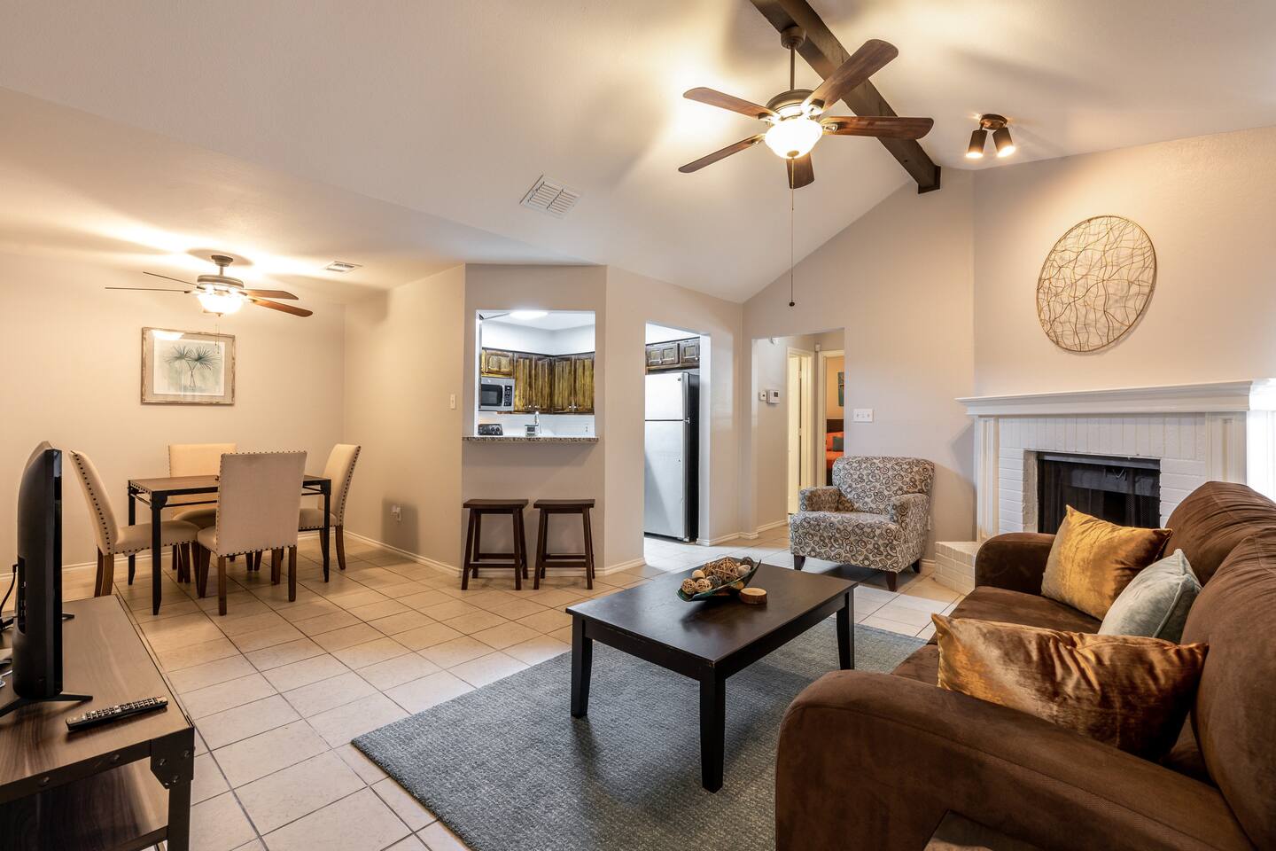 Modern 2 BR/2BA near AT&T Stadium & Six Flags