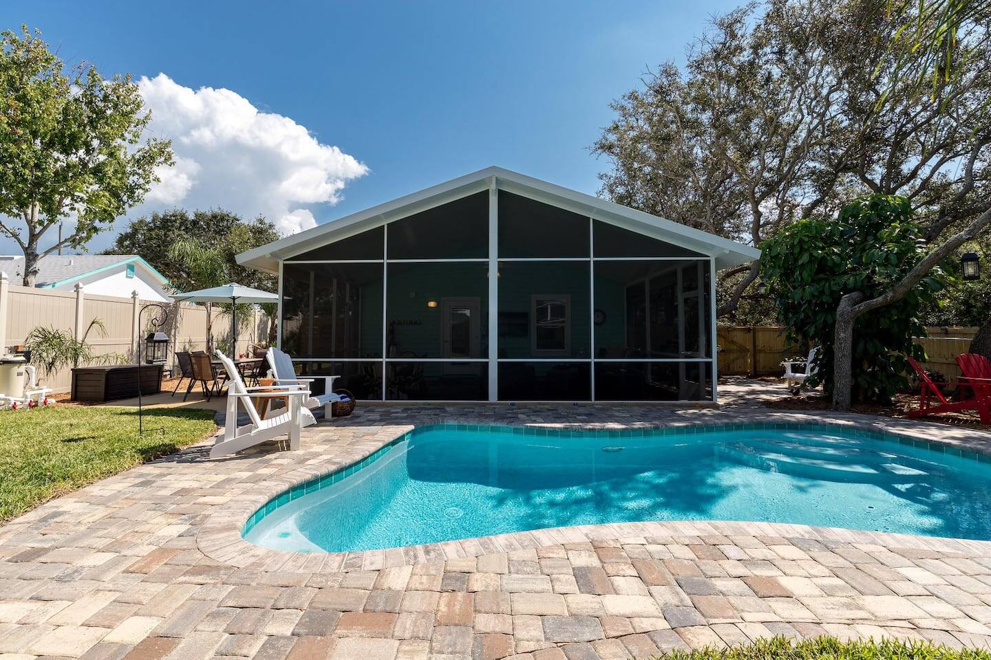 Island Breeze - Screened Lanai/Pool/Close to Beach