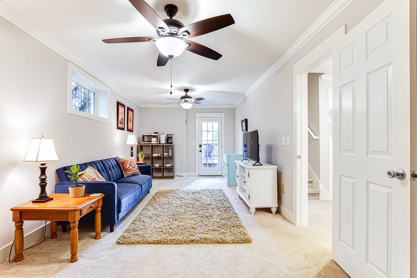 Fast Wi-Fi, Kitchenette, Office, Deck, Streaming