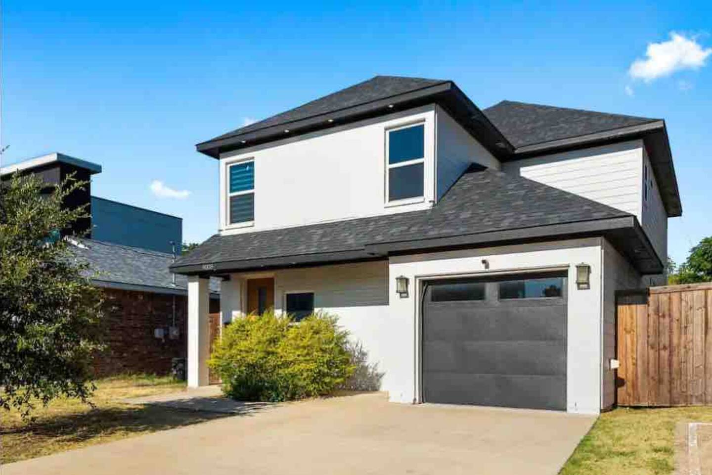 Luxury Comfort 5 Bedroom Home in Heart of Dallas