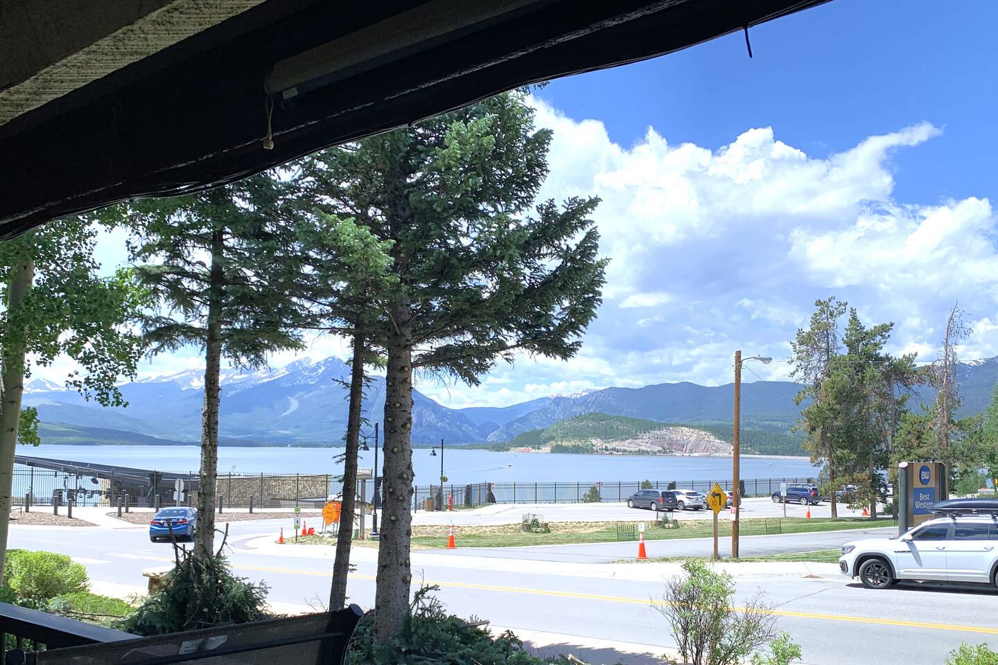 Mountain luxury on Lake Dillon, close to all the best ski resorts in Colorado!